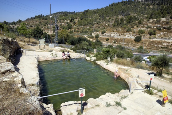 מעיינות במרחק נגיעה מירושלים: הבריכה הגדולה ב-עין חניה