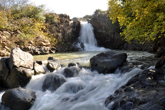 המפלים העליונים בנחל סער בזרימת חורף - צפון רמת הגולן