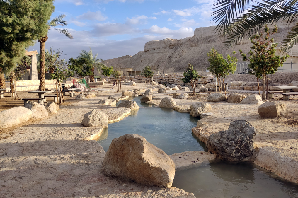 בריכות שכשוך בפארק נחל אמציהו - דרום מדבר יהודה ובקעת ים המלח