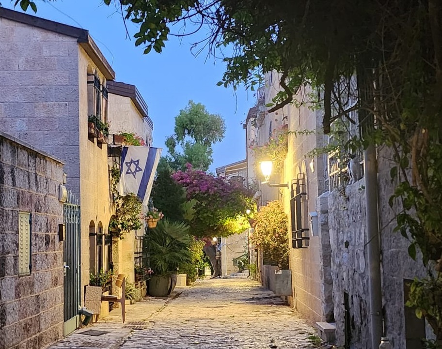 "ירושלים היא ונציה של אלוהים" - בעקבות שירת יהודה עמיחי