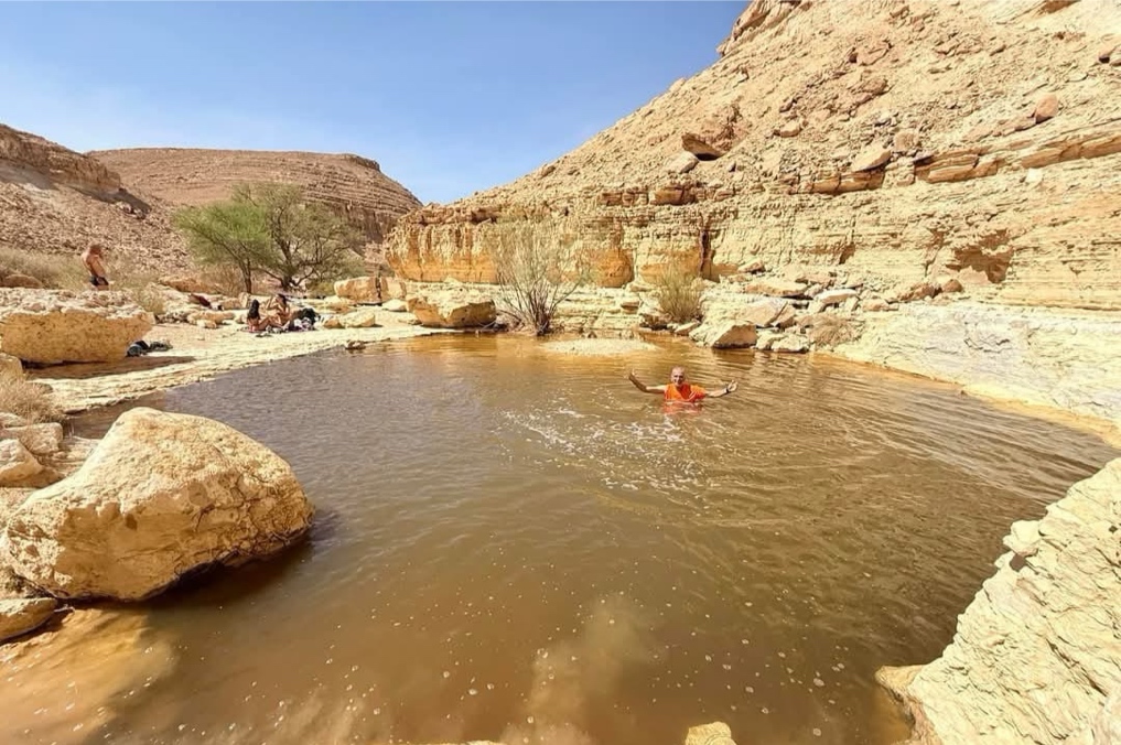 גב עישרון, בריכה מופלאה בלב המדבר - דרום הערבה. צילום: מתניה יוזביץ