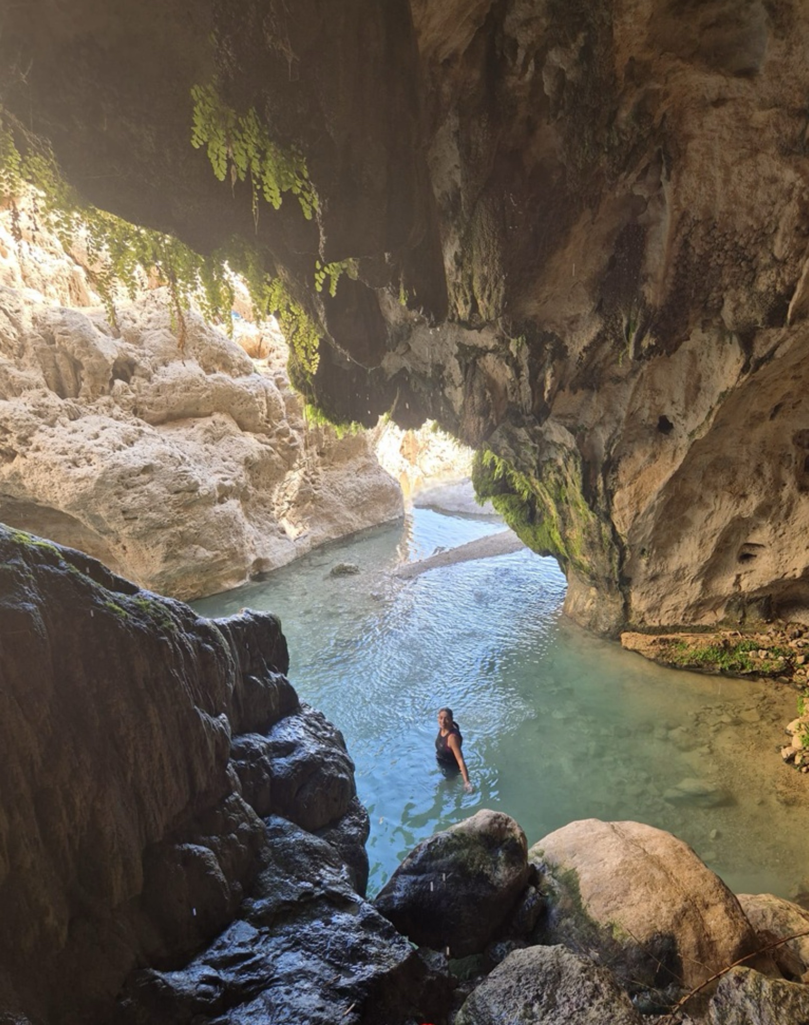 חדש במסלולים - מערת דודים בנחל דוד. צילום: ישי רוזנצווייג